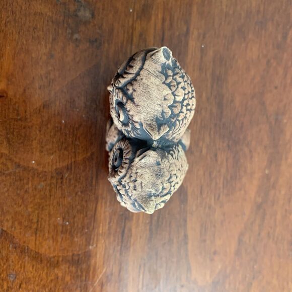 Vintage Pair Of Hoot Owls Sitting On A Log Tan Ceramic Mini Figure 70s Fall - Picture 5 of 6